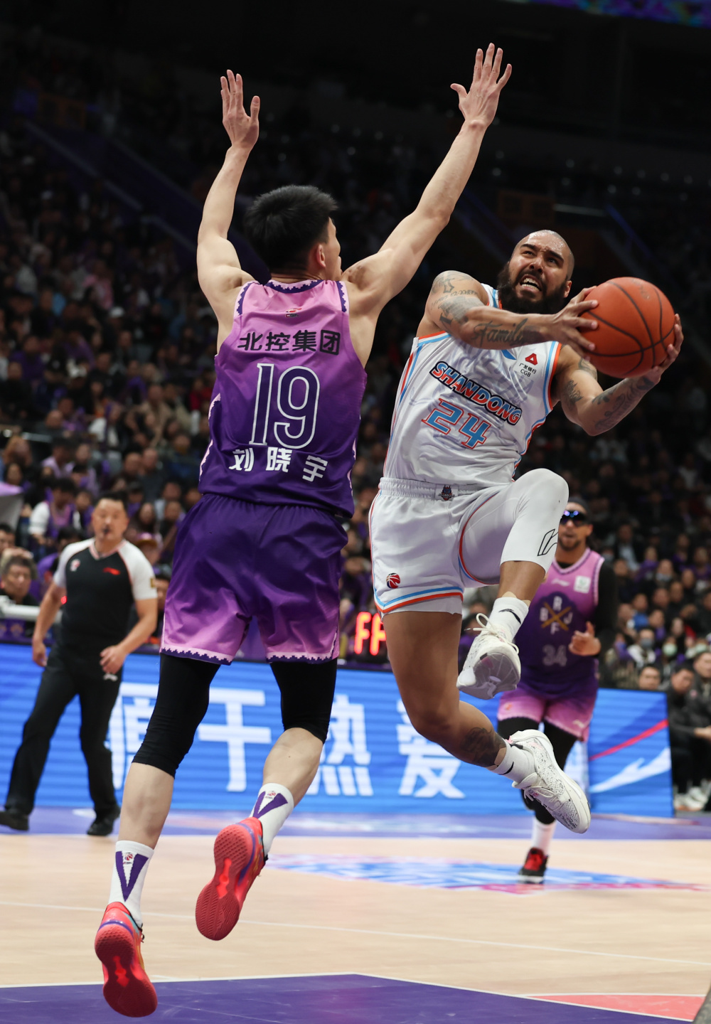 九游娱乐-包含CBA季后赛赛程吃紧，北京首钢窗口期遗憾出局，目标明确，轮换策略成焦点的词条