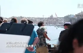 包含里昂训练开放日；关键时刻战术微调引欢呼；社区盾在即；资深球员宣示担当的词条