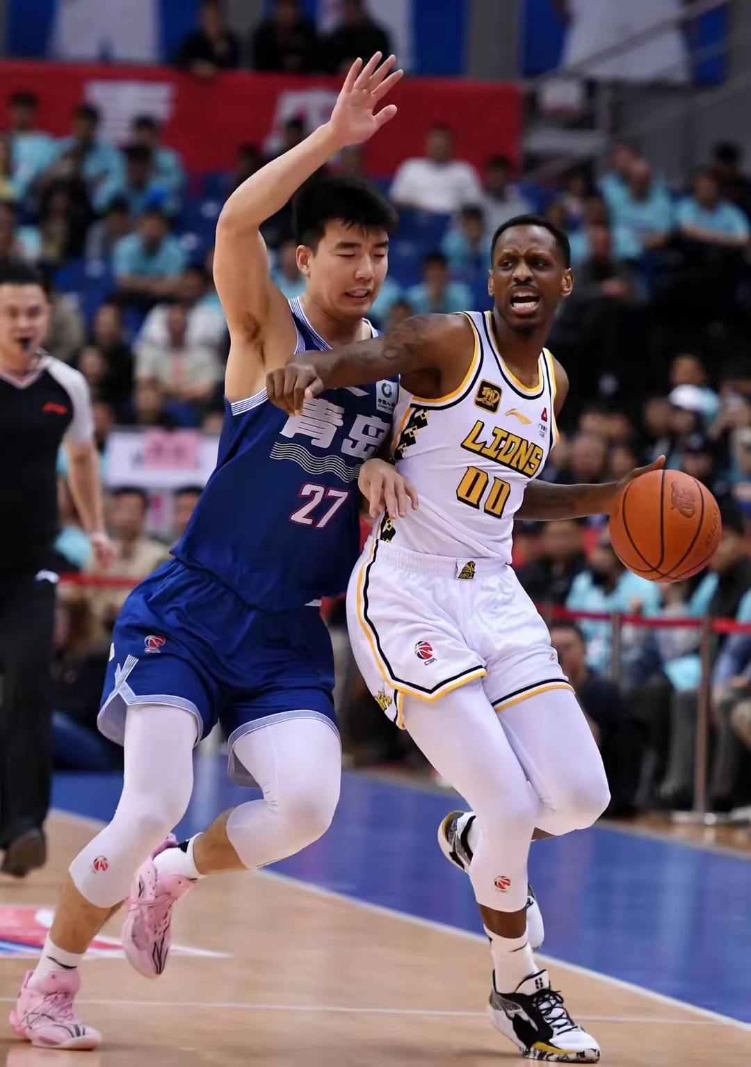 九游体育-关于集结日体能课后，广厦男篮门线救险备战NBA季后赛，更衣室稳定，更衣室氛围转暖的信息