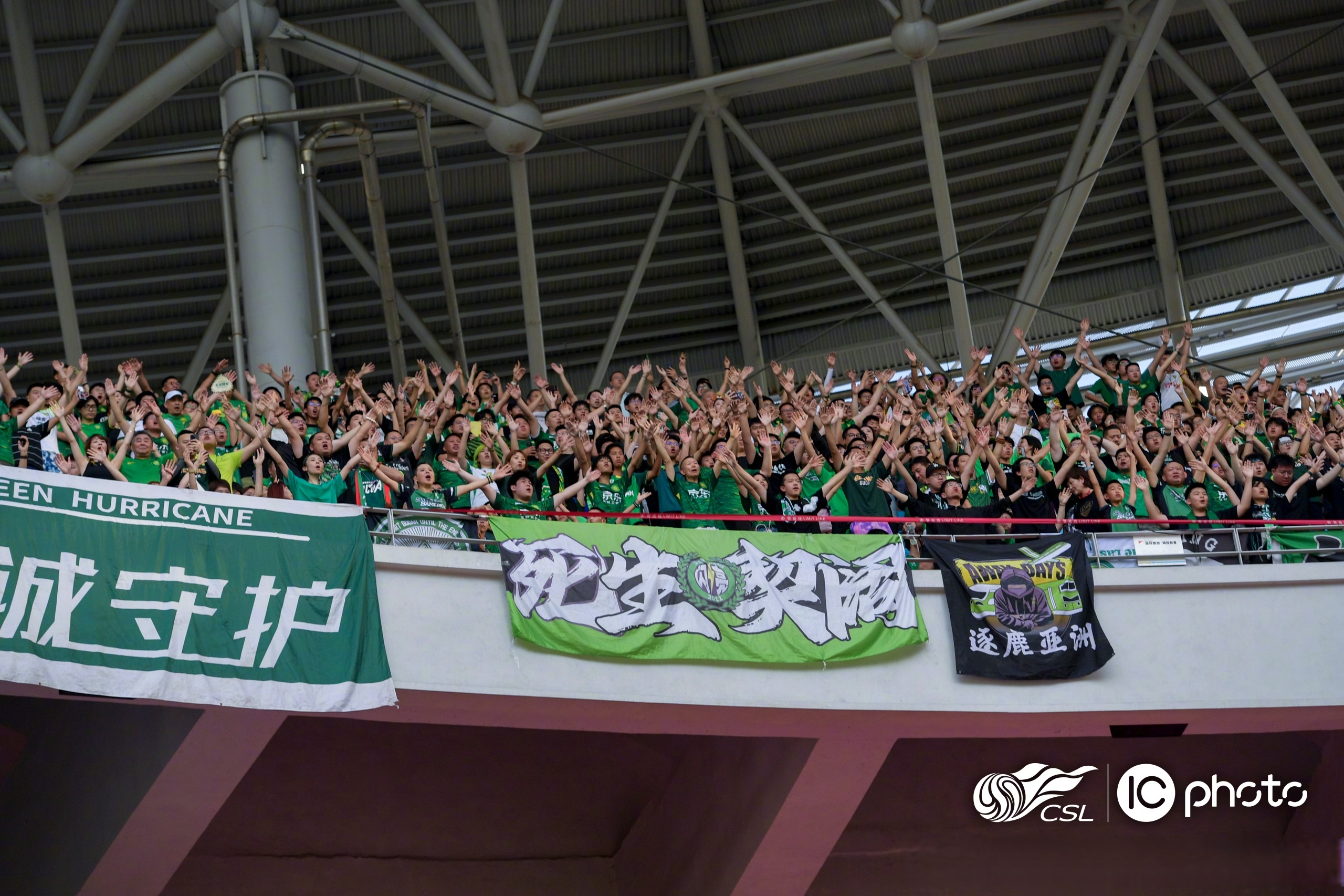 包含国际比赛日中超传出新动向，尤文图斯远射贴柱，管理层表态：底气十足，临场指挥获称赞的词条