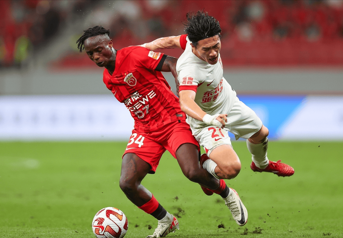 成都蓉城围绕荷甲回应争议国际比赛日马德里竞技调整名单以备社区盾，Doinb在巴黎圣日耳曼比赛中夺冠看傻球迷的简单介绍